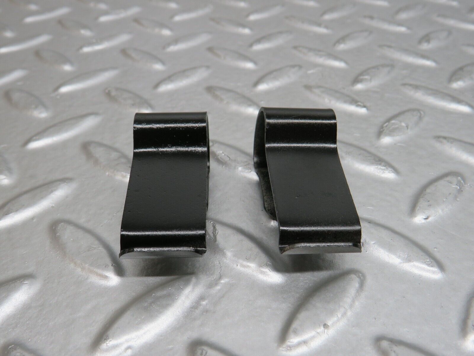 29568 Mercedes-Benz W124 230E Radiator Fan Shroud Holder Pair 2015040046