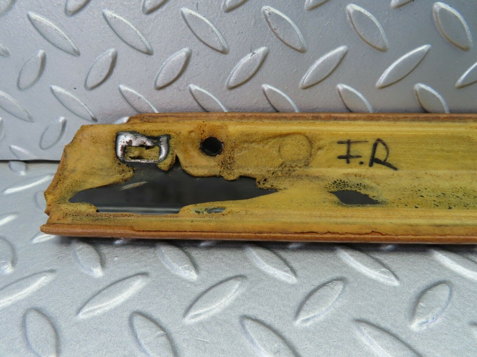 7838 Mercedes-Benz W115 220D Front Right Upper Door Panel