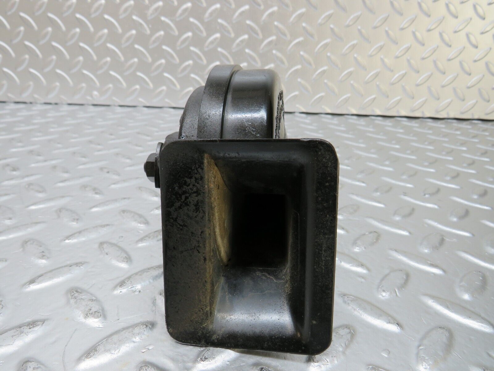 25288 Mercedes-Benz W201 190D Horn