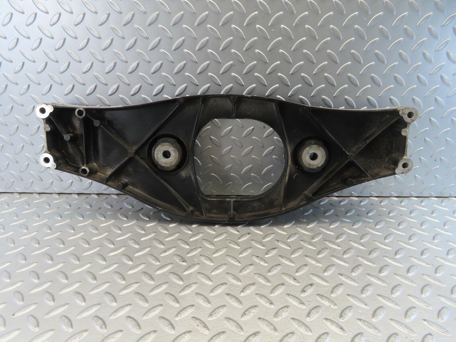 11257 Mercedes-Benz W221 S320 Rear Axle Sub Frame Differential Bracket