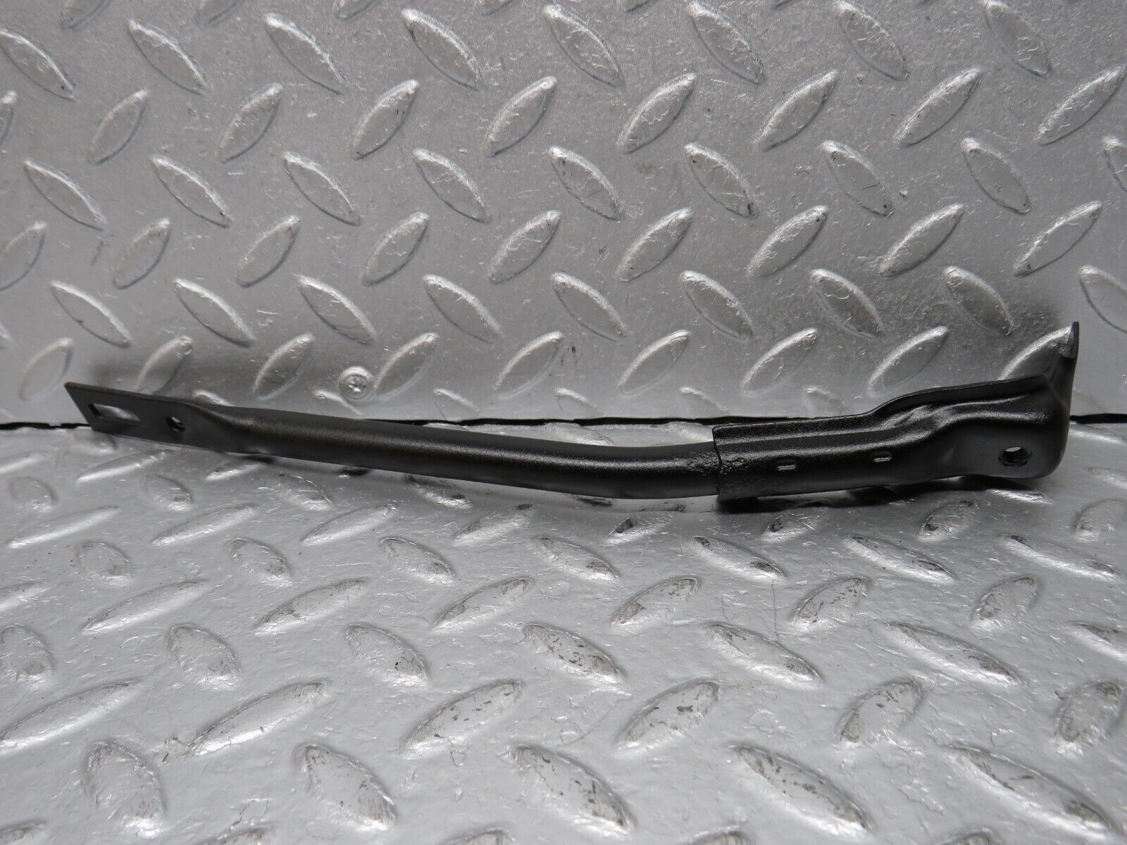 38992 Mercedes-Benz W201 190E 2.6L Front Lock Carrier Panel Reinforcement