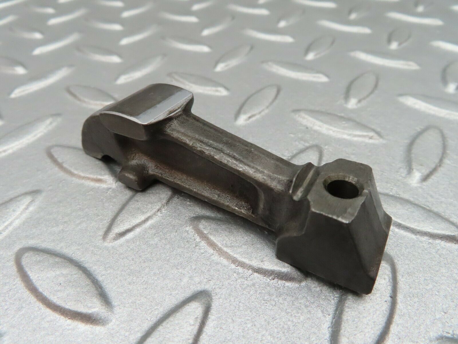 3532 Mercedes-Benz W108 280SE Valve Rocker Arm With Retaining Spring