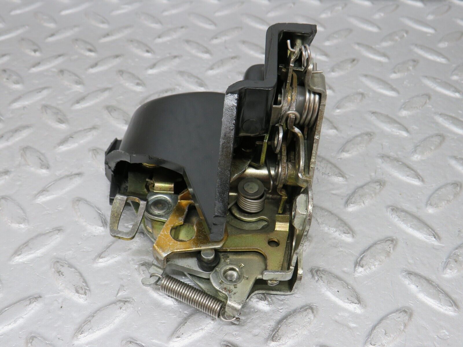 36043 Mercedes-Benz W126 420SE Rear Right Door Lock Mechanism 1237330208