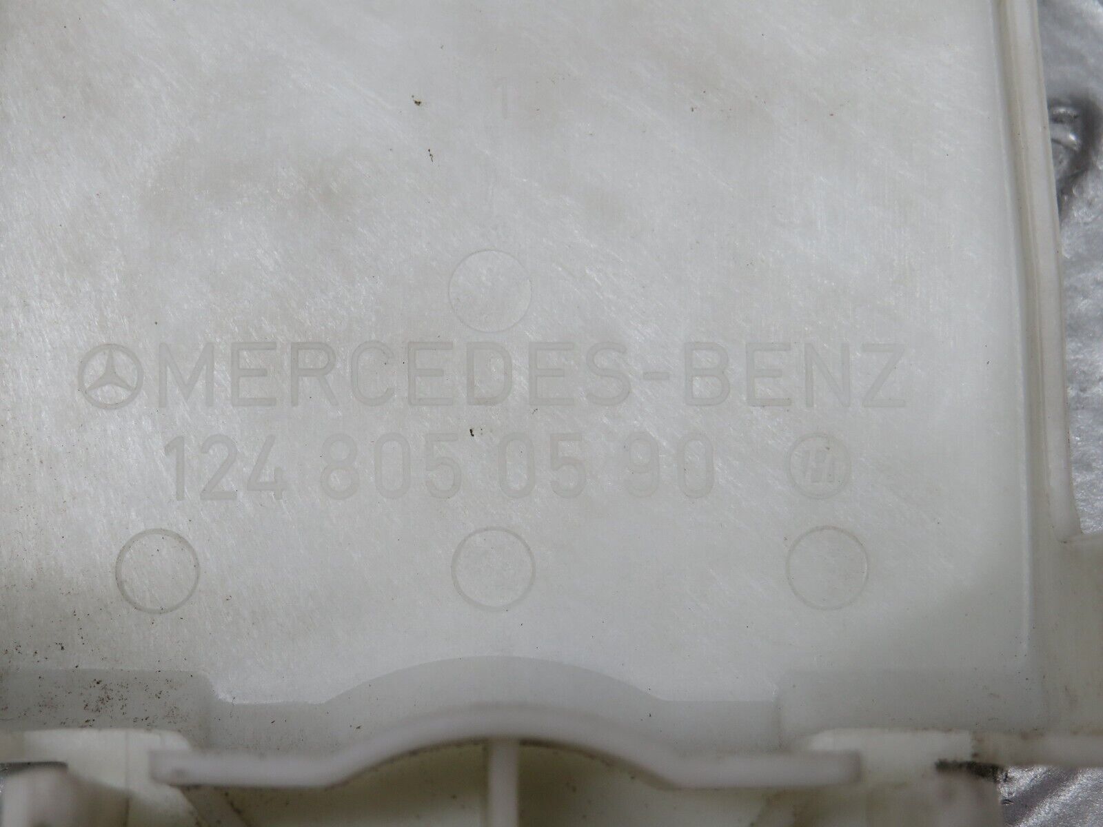 31223 Mercedes-Benz S124 220TE Rear Door Lock Vacuum Actuator Cover 1248050590