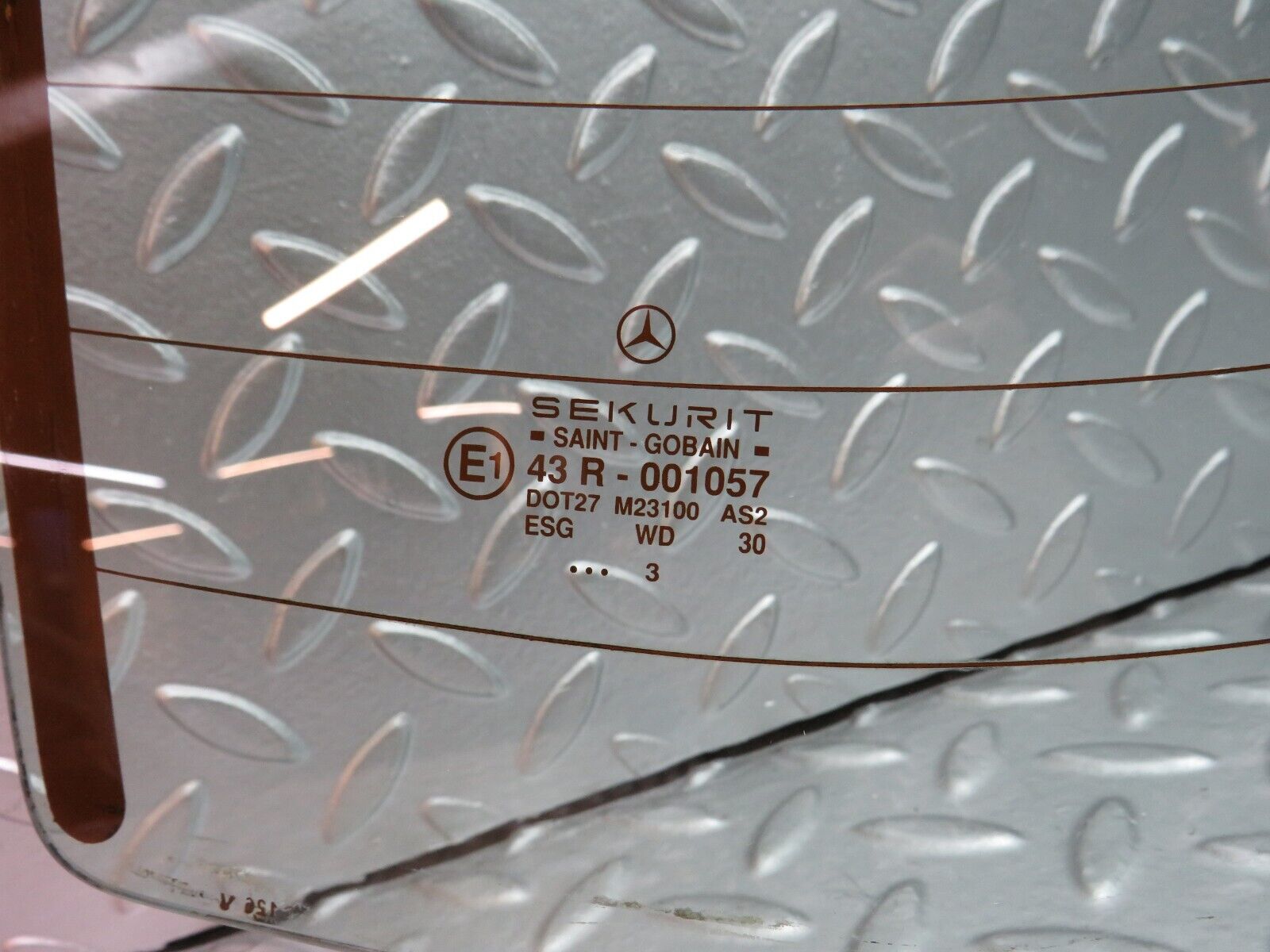 31746 Mercedes-Benz W201 190LE 1.8L Rear Heated Windscreen Glass