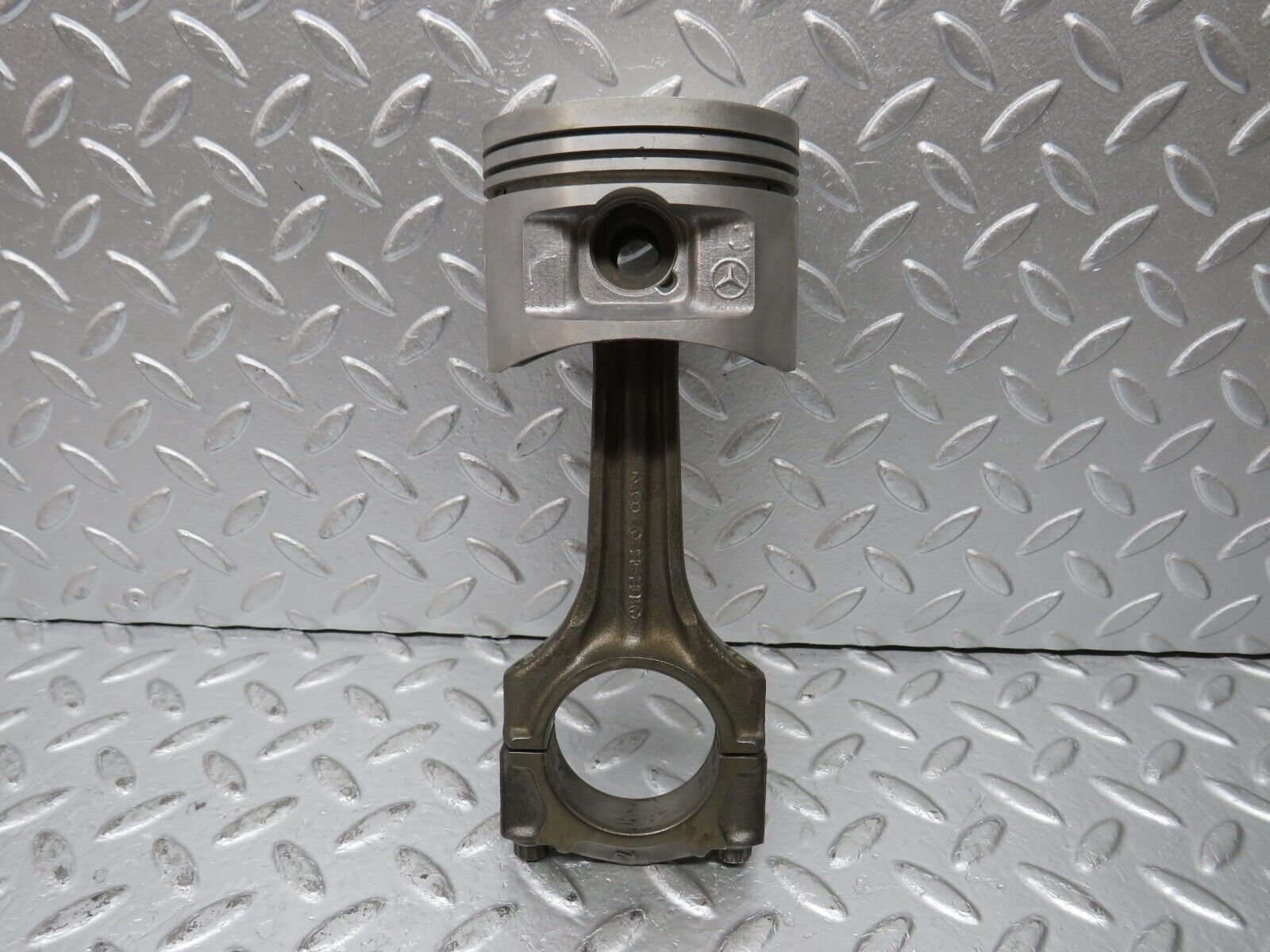 32710 Mercedes-Benz S124 300TE Wagon Piston With Connecting Rod 88.475mm 10205