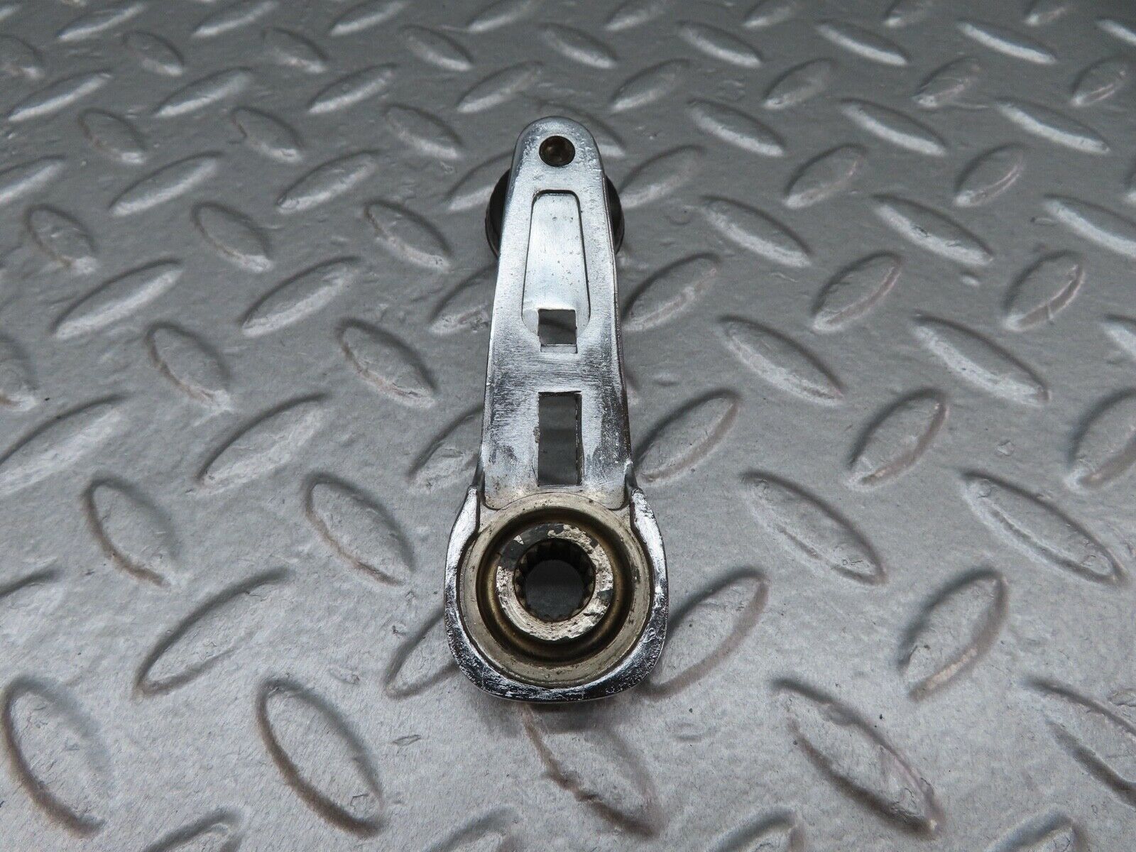 17957 Mercedes-Benz W123 200 Window Lifter Crank Handle