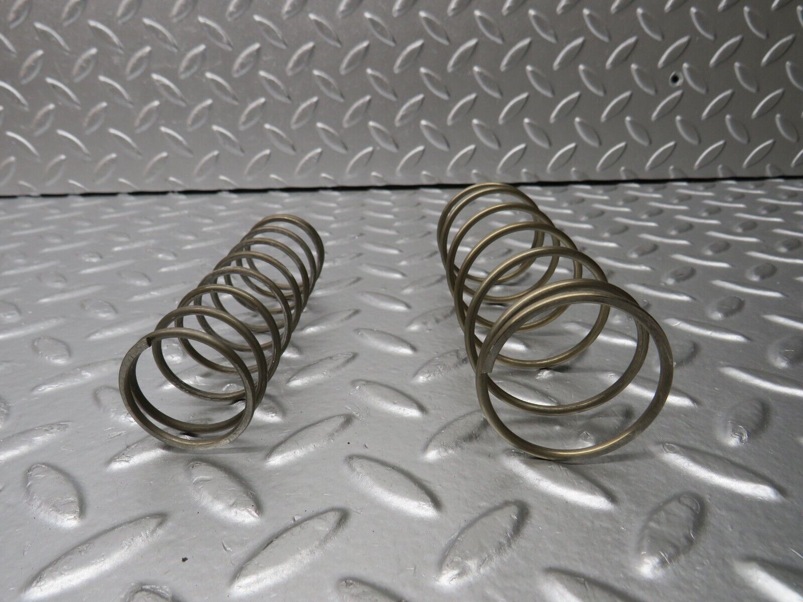 30950 Mercedes-Benz W124 230E Automatic Gearbox Piston Spring 722.408