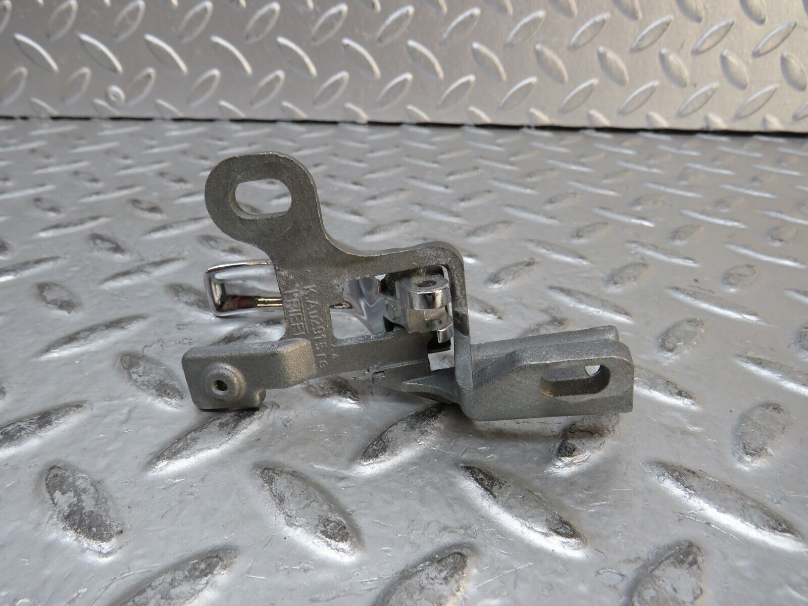 28806 Mercedes-Benz W123 230E Right Door Opener Door Handle 1237600261