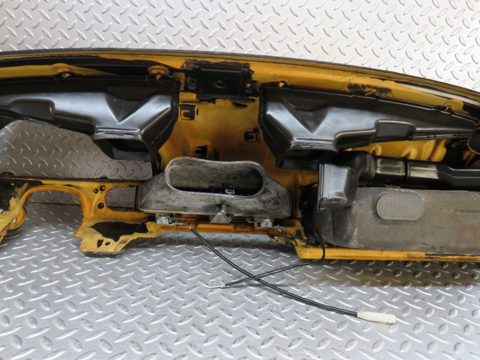 37158 Mercedes-Benz C126 420SEC Coupe Dashboard Black