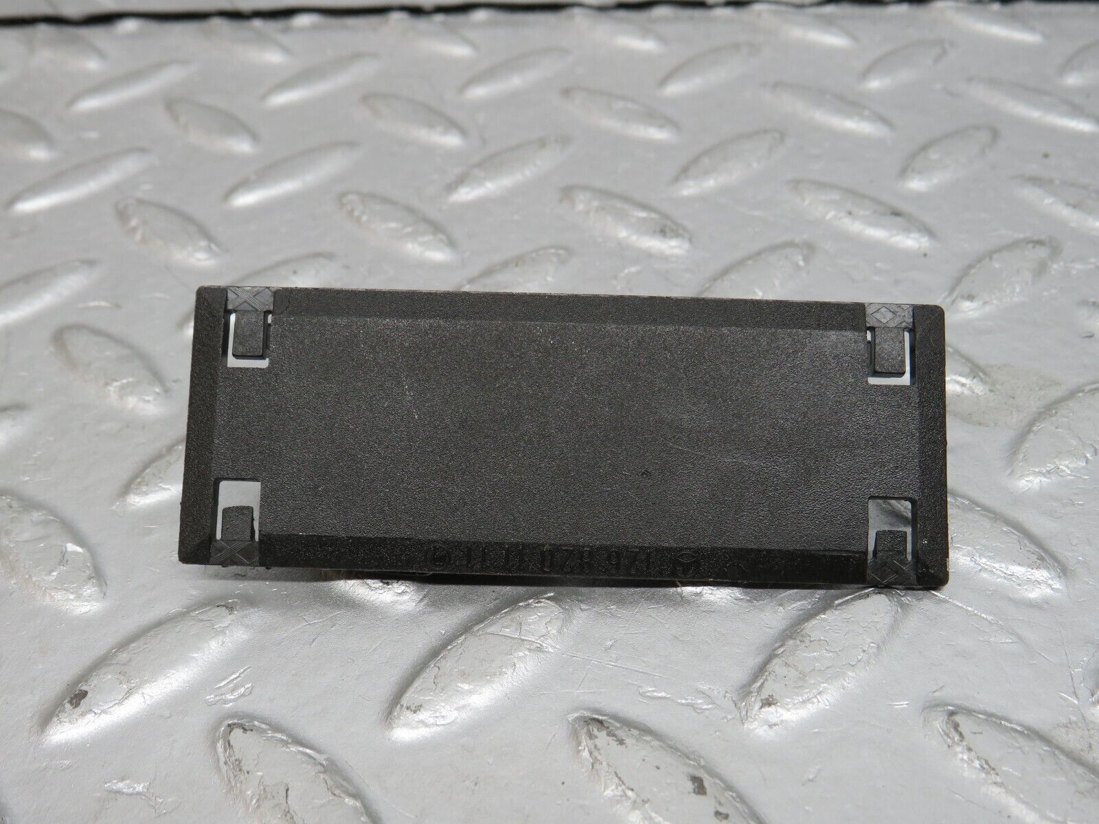 39633 Mercedes-Benz R129 320SL Coupe Windscreen Washer Nozzle Connector 1268201111