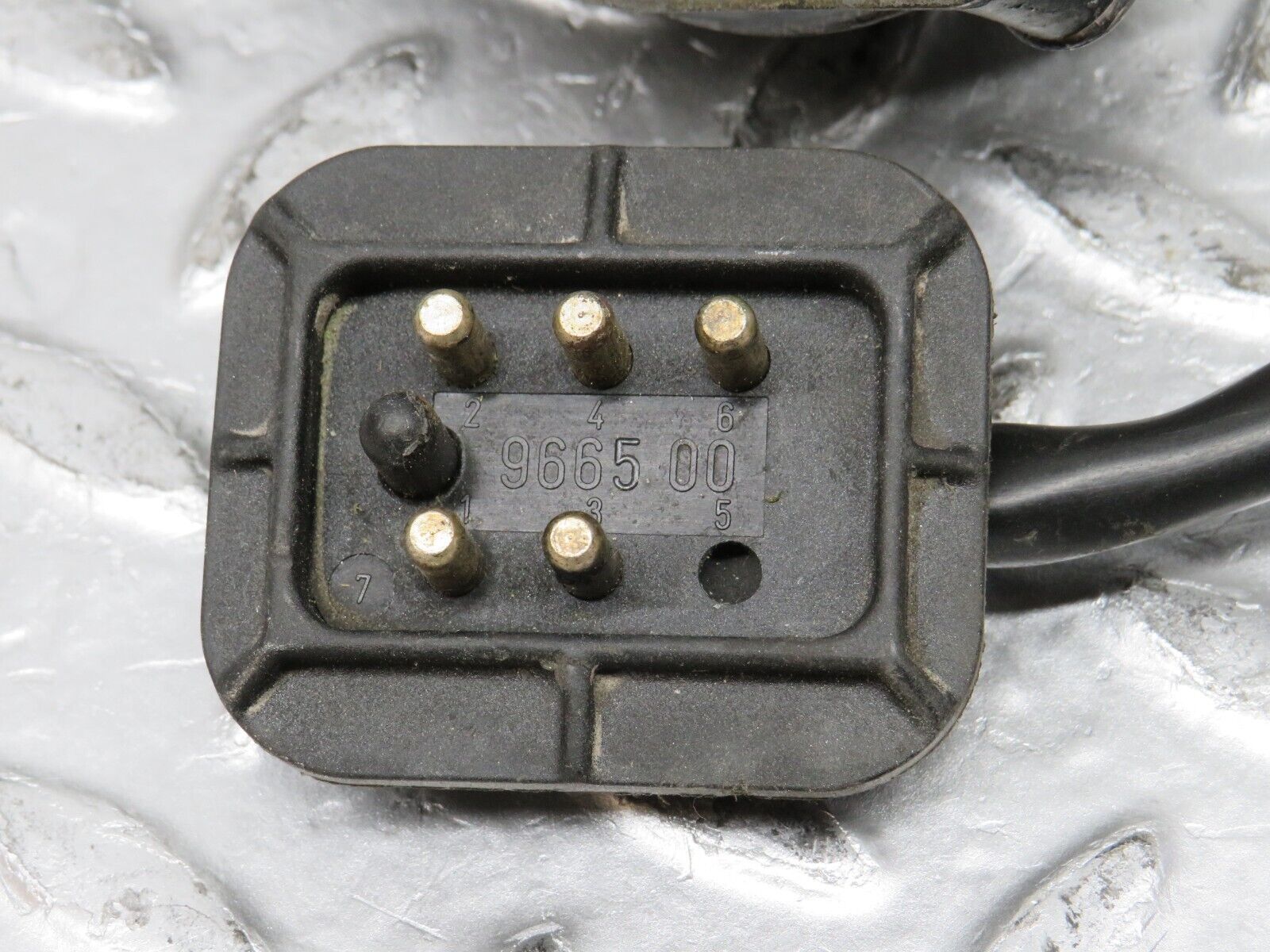 0534 Mercedes-Benz W123 230E Wiper Motor Bosch