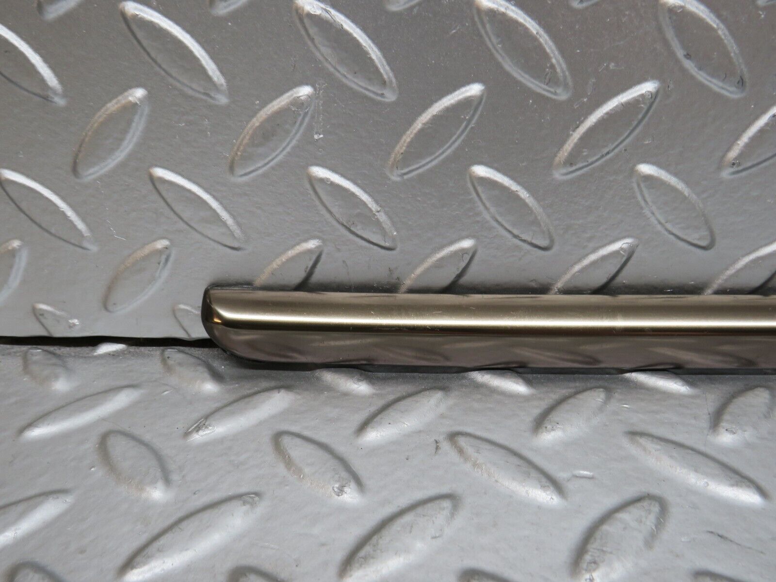 29002 Mercedes-Benz C124 320CE Coupe Rear Right Window Exterior Chrome Trim