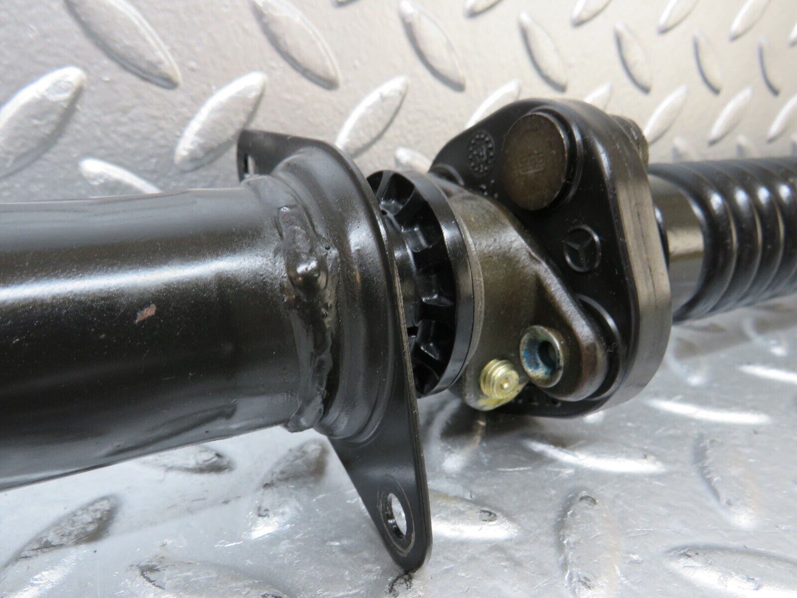 25841 Mercedes-Benz W124 280E Steering Column RHD