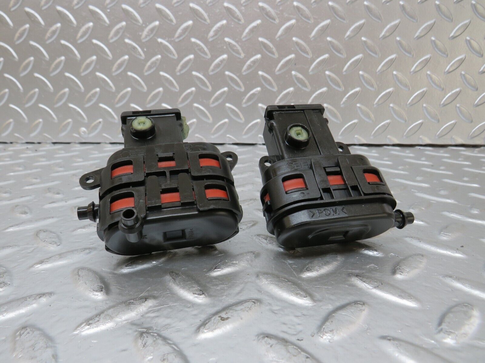 25039 Mercedes-Benz W140 S320 2x Heater Box Vacuum Actuator 9062700312