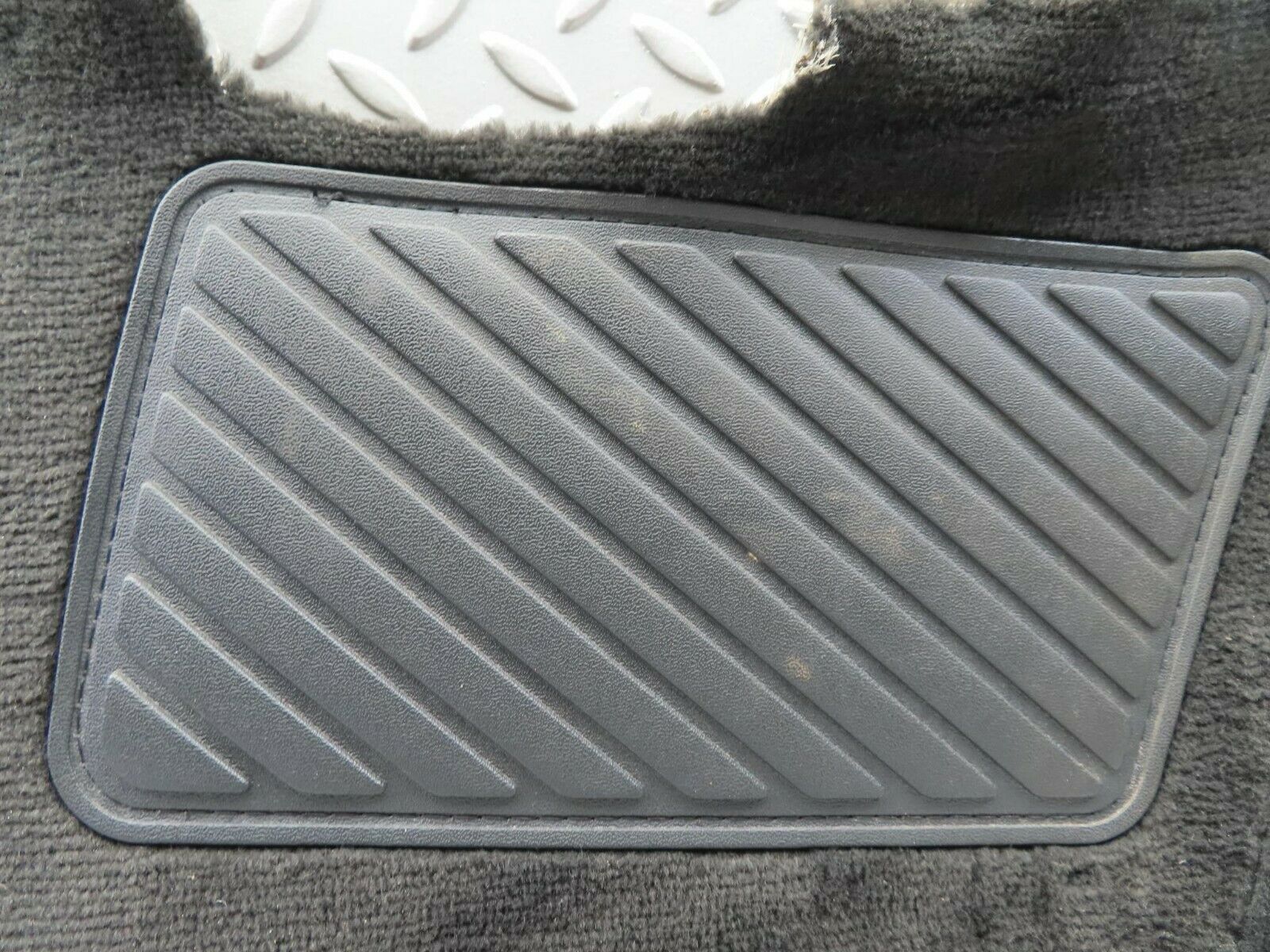 6502 Mercedes-Benz S124 E220 Wagon Centre Console Carpet Right Side Black