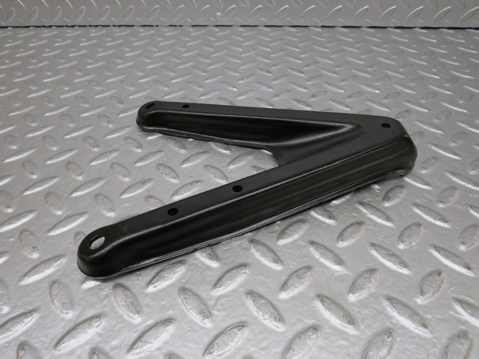 26738 Mercedes-Benz C124 220CE Coupe Air Intake Manifold Bracket