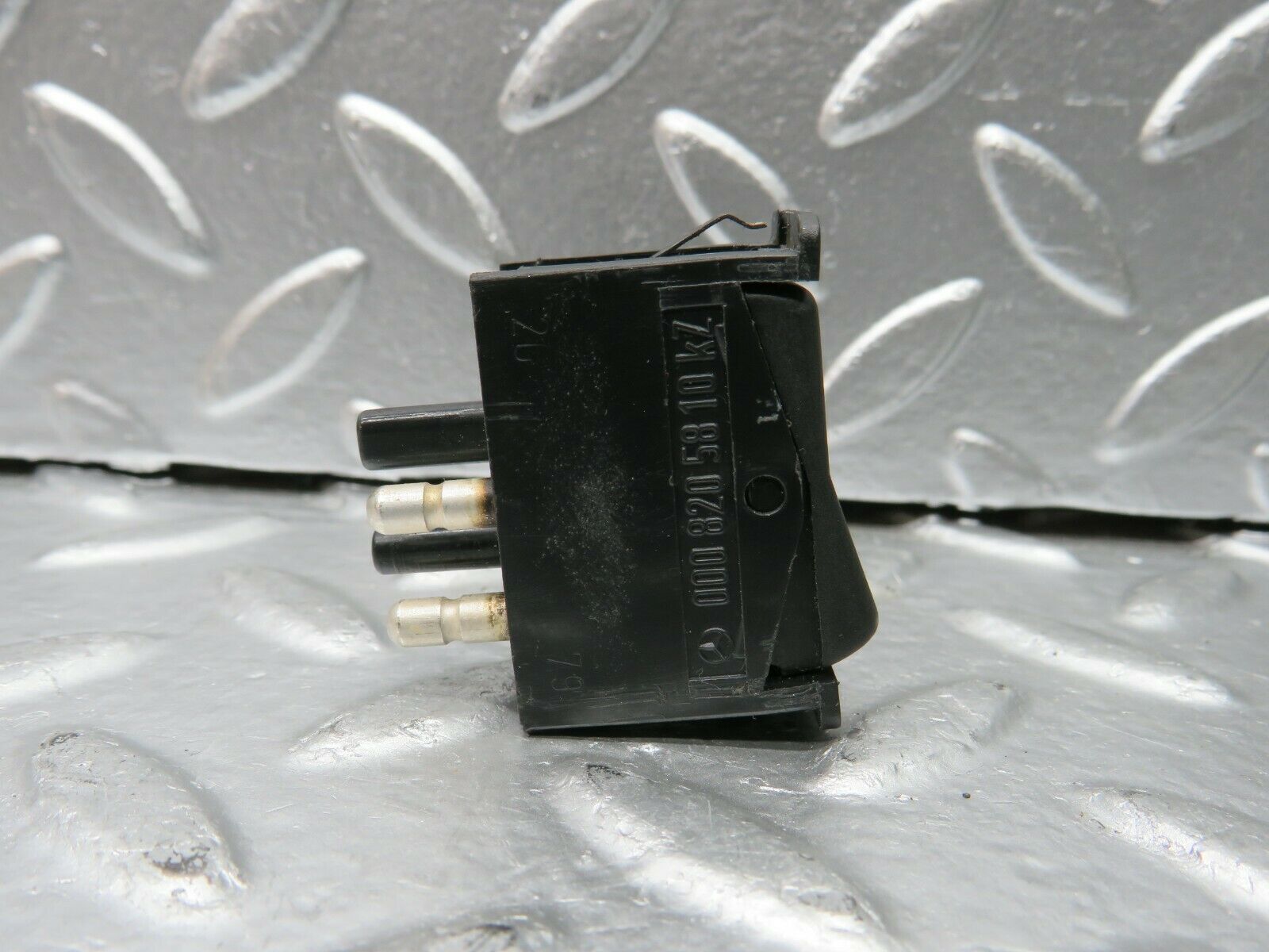 22780 Mercedes-Benz C107 450SLC Coupe Interior Dome Light Switch 0008205810