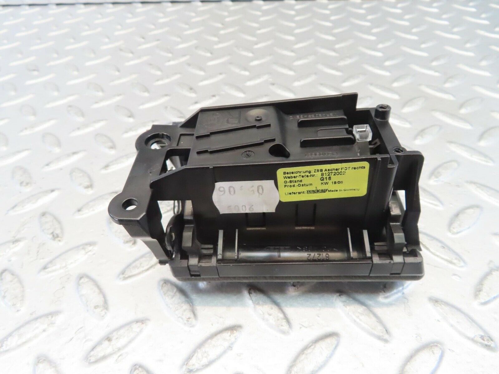 11123 Mercedes-Benz W221 S320 Ashtray Rear Right Door 81272002