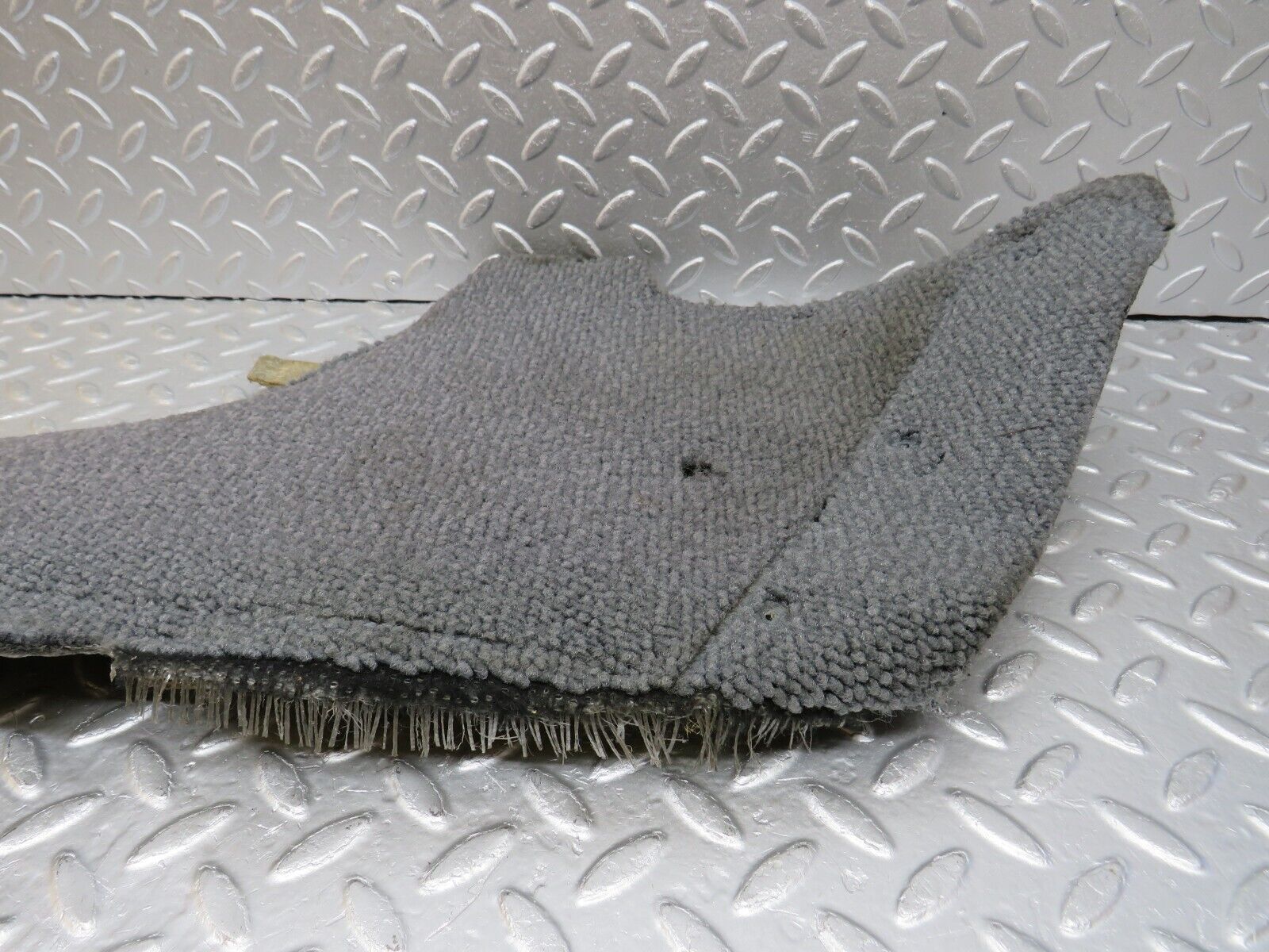 33572 Mercedes-Benz W201 190E 2.0L Centre Console Carpet Right Side Grey