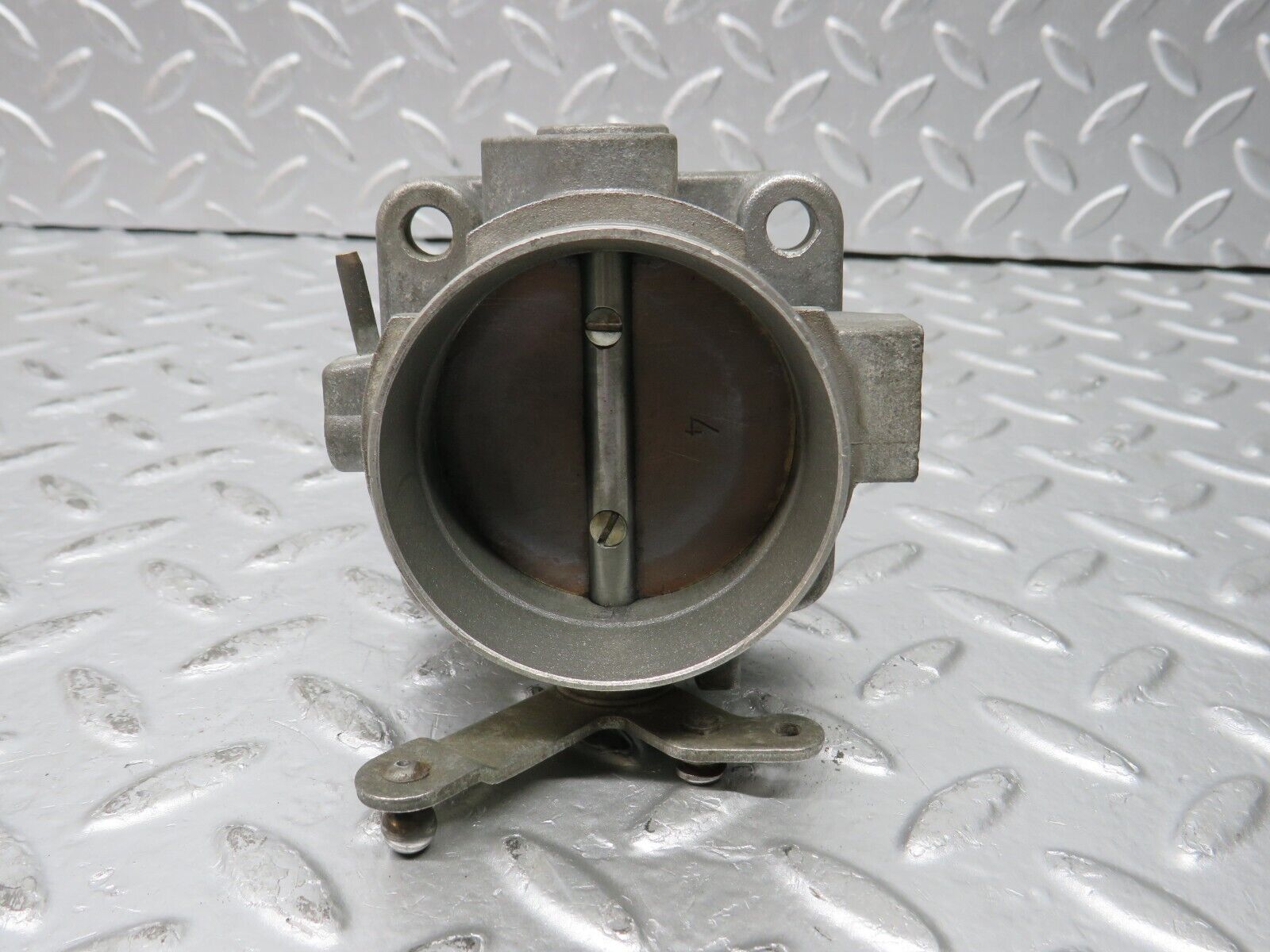 32061 Mercedes-Benz W123 230E Throttle Body Valve