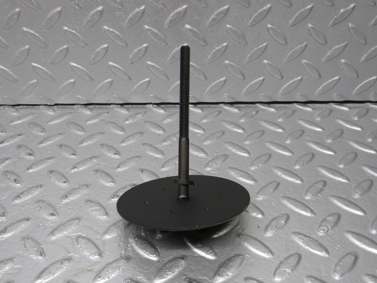 40538 Mercedes-Benz W123 300D Spare Wheel Holder