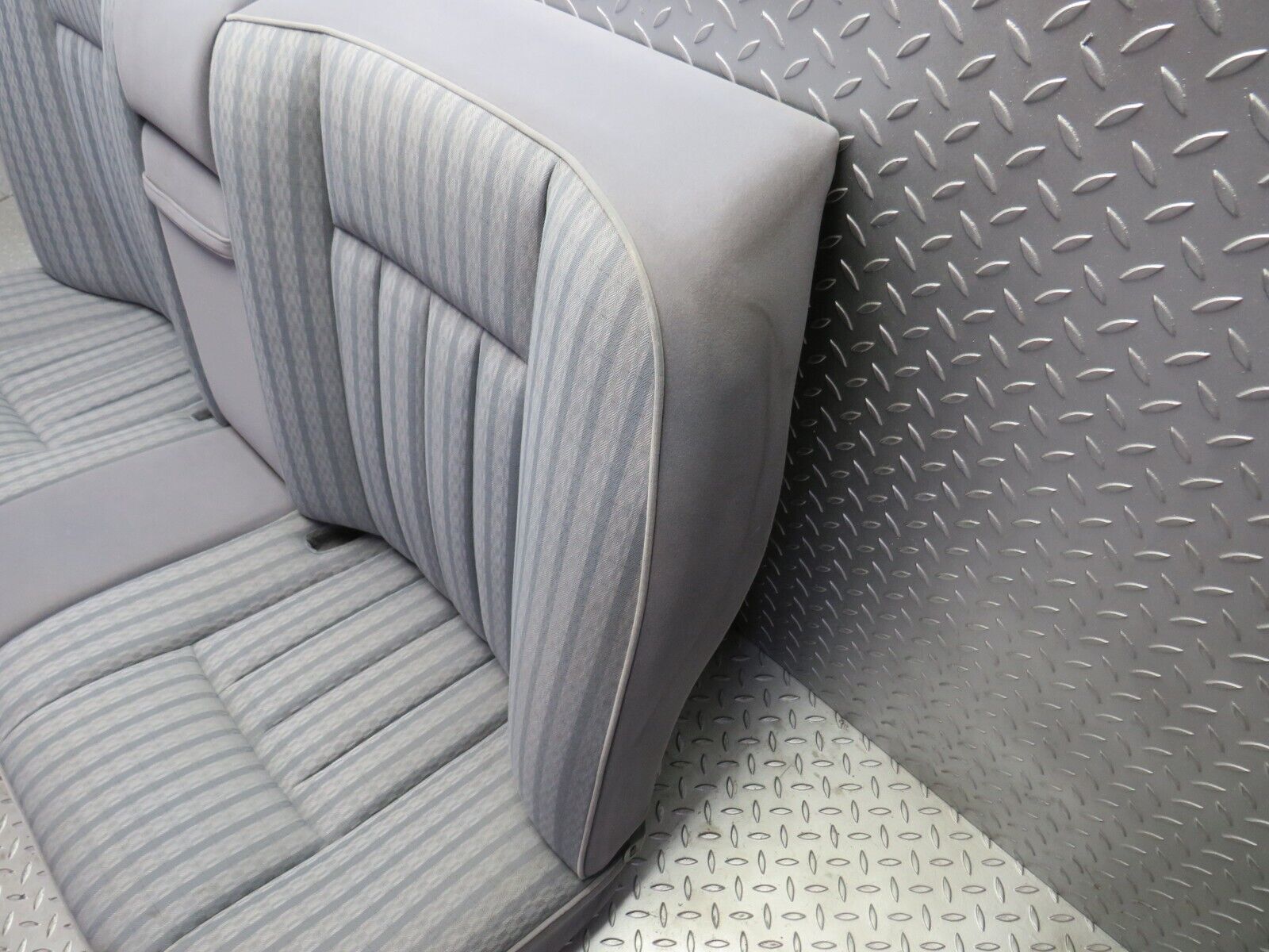 30325 Mercedes-Benz W124 230E Rear Seat 1249202216