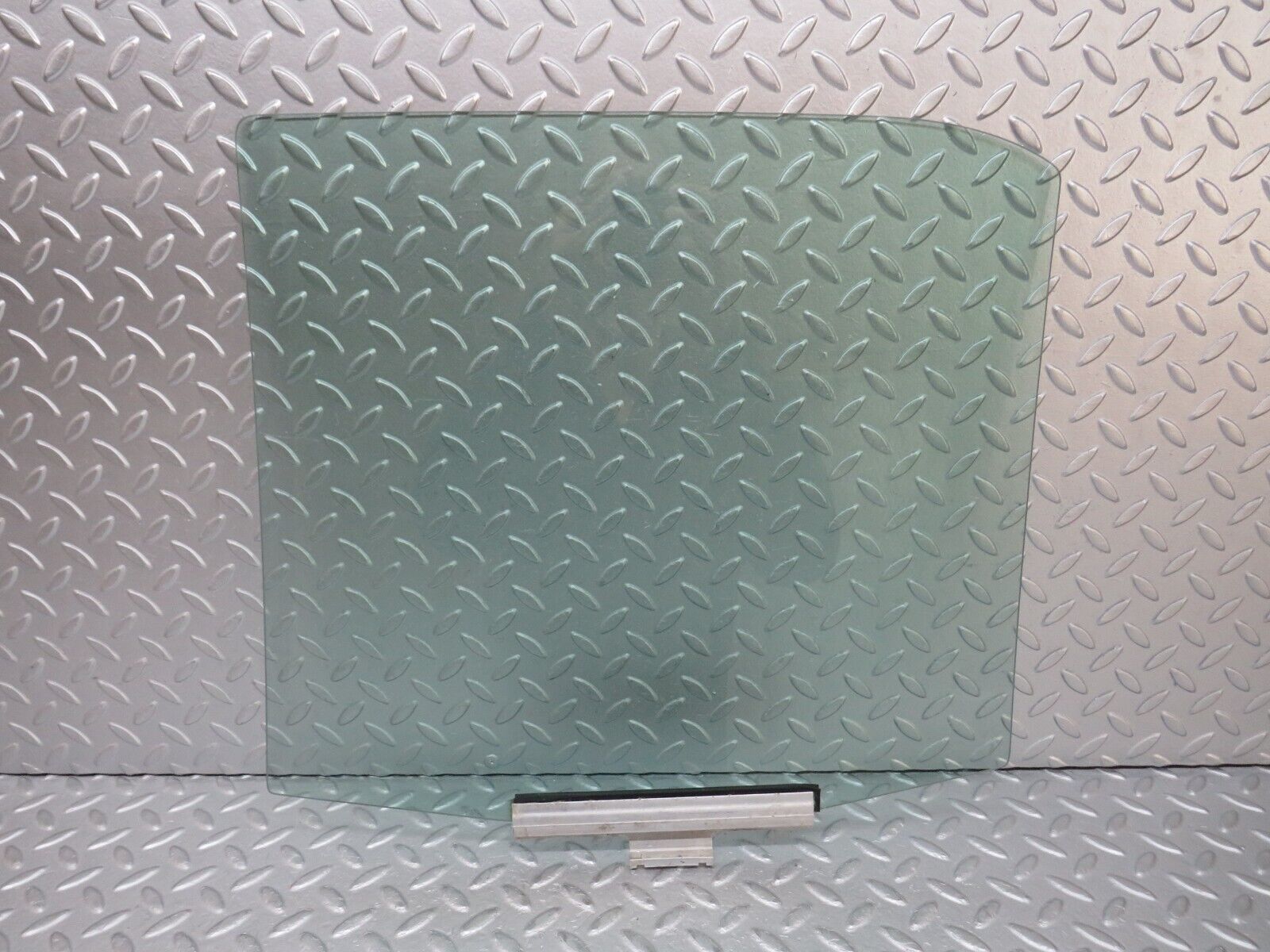 36566 Mercedes-Benz W201 190E 2.0L Rear Right Door Window Glass