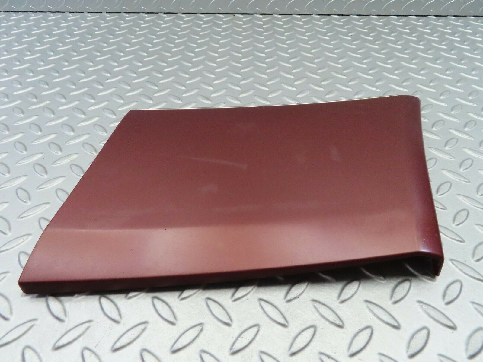 6681 Mercedes-Benz S124 E220 Wagon Front Right Fender Wing Moulding Trim 1246901440