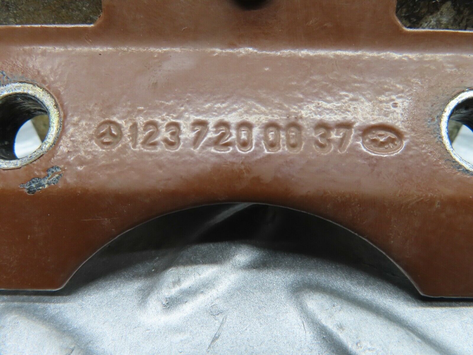 21070 Mercedes-Benz W123 230E Door Hinges Pair 1237200037