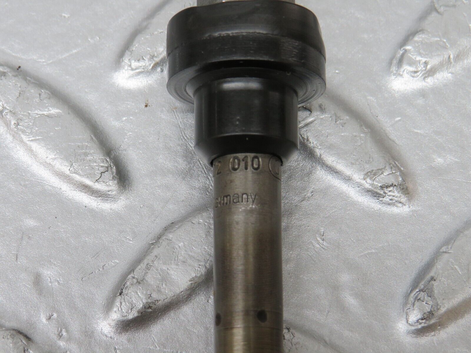 33687 Mercedes-Benz W201 190E 2.0L Fuel Injector Bosch 0437502010