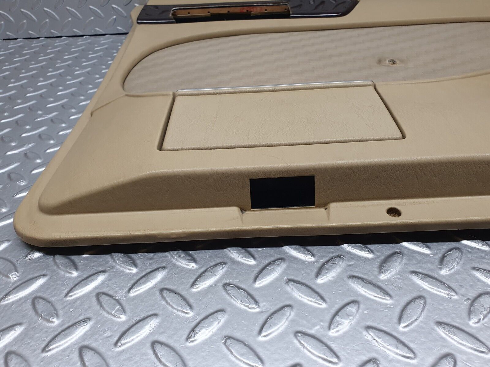 41119 Mercedes-Benz W126 300SE Rear Right Door Card Beige 1267370270