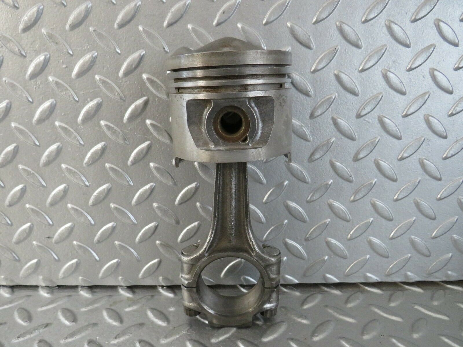 23581 Mercedes-Benz W114 280E Piston With Connecting Rod 86.00 mm