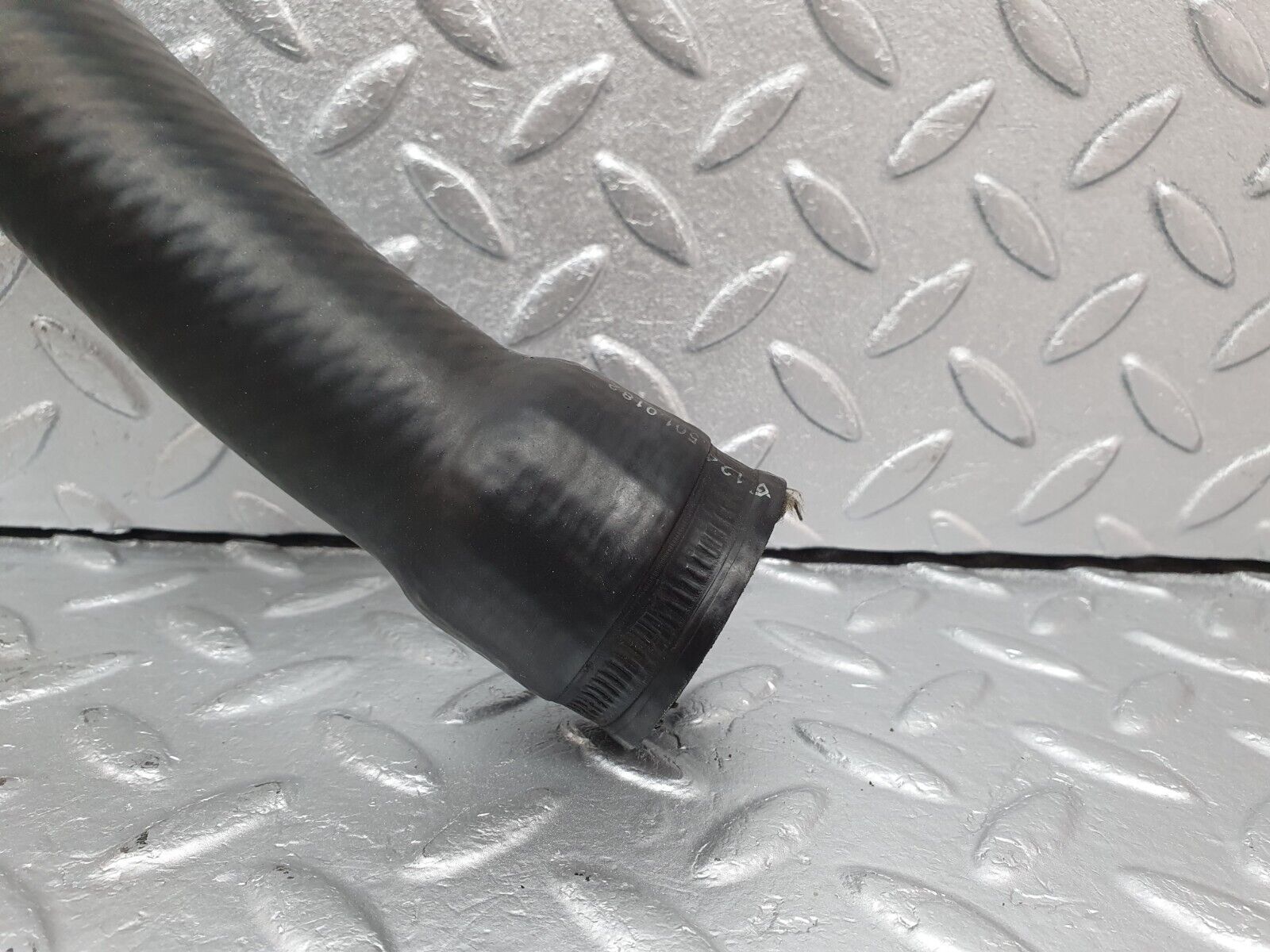 41577 Mercedes-Benz W124 200E Upper Radiator Hose 1245010182