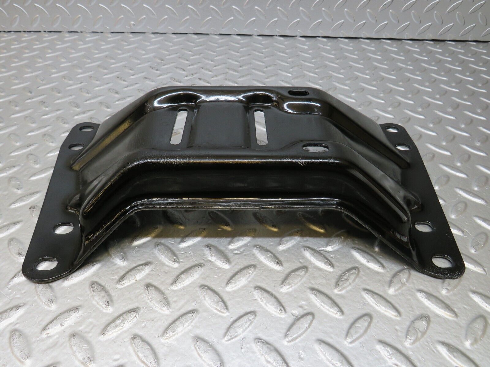 26124 Mercedes-Benz W116 450SE Gearbox Mount Bracket