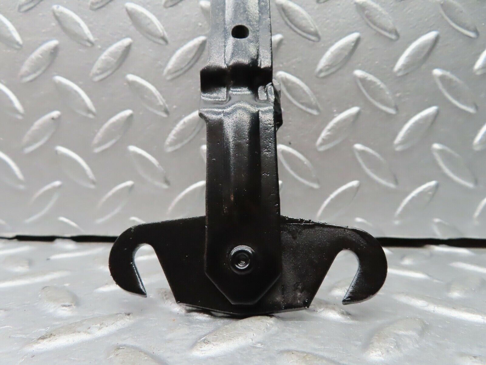 20947 Mercedes-Benz W114 250CE Coupe Handbrake Regulator