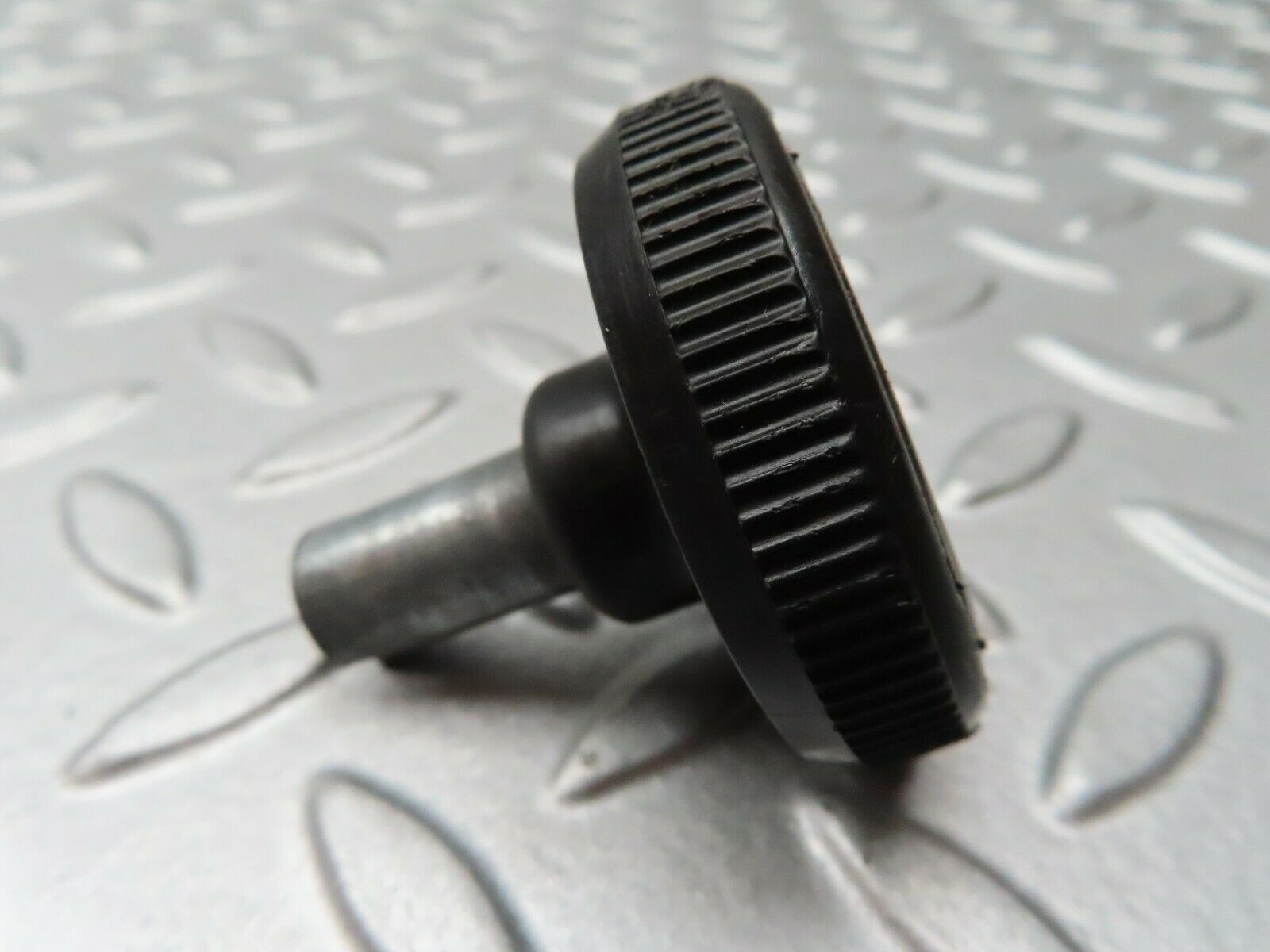 4732 Mercedes-Benz W114 280CE Coupe Quarter Window Opener Handle