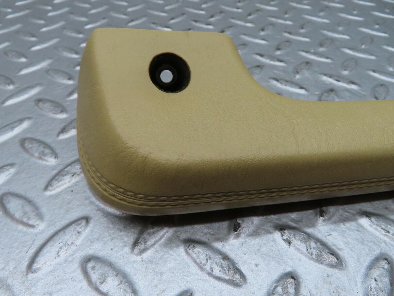 15300 Mercedes-Benz W123 230E Interior Door Handle Right 1239702001