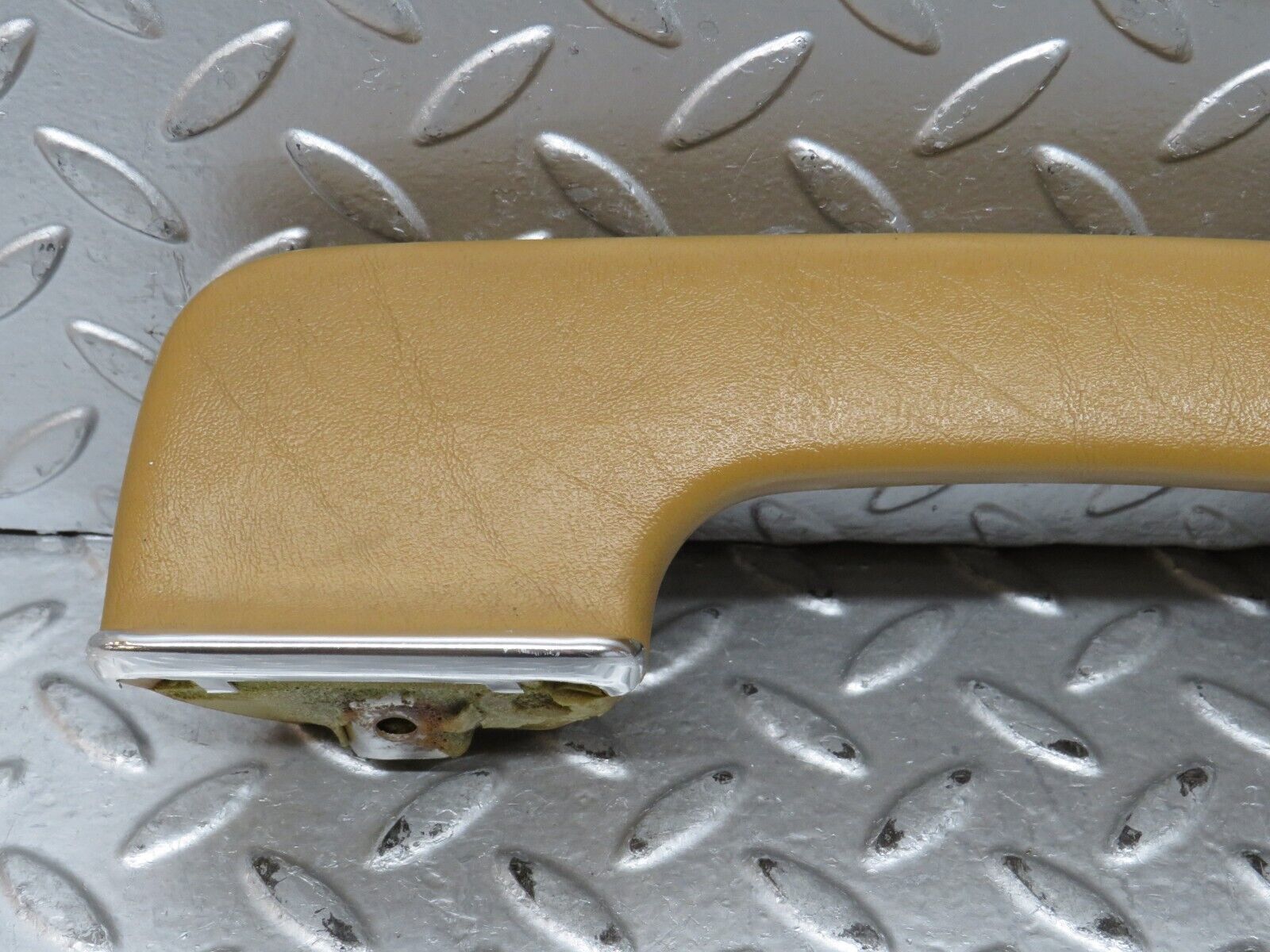 28604 Mercedes-Benz W123 230E Left Interior Door Handle Palomino 1239701901