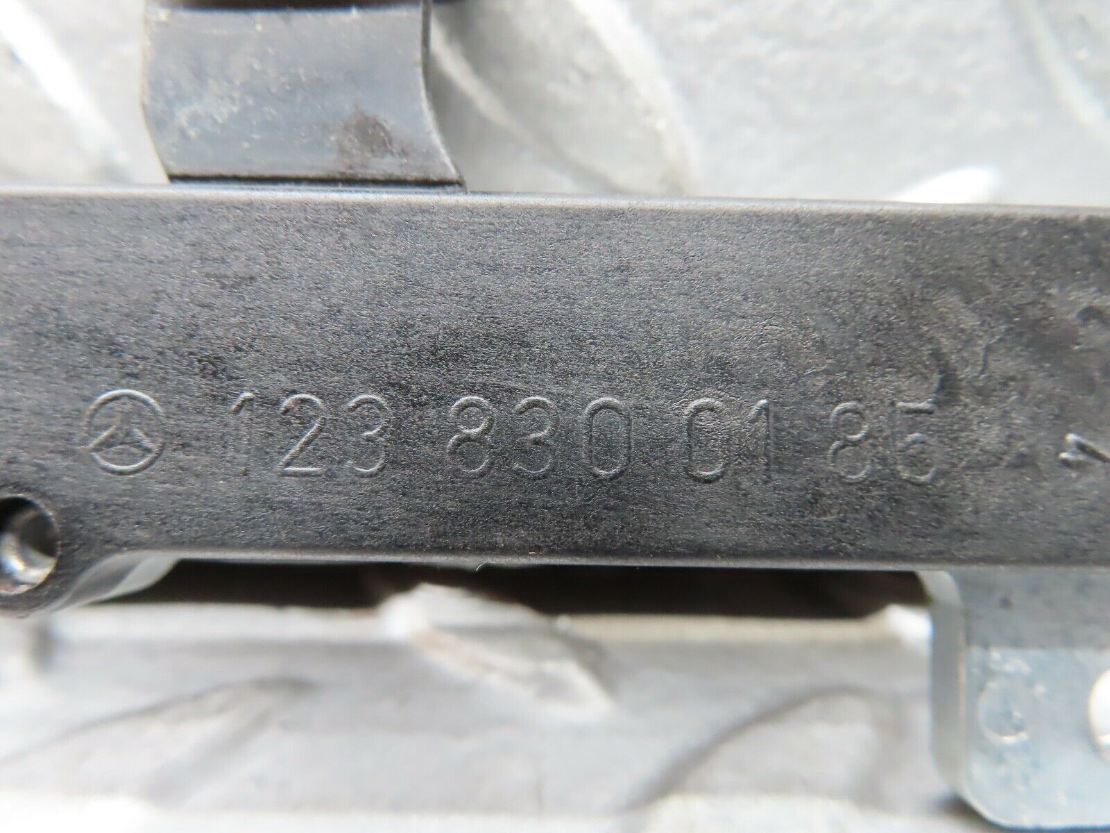 19258 Mercedes-Benz W123 300D Heater Control Slider 1238300185