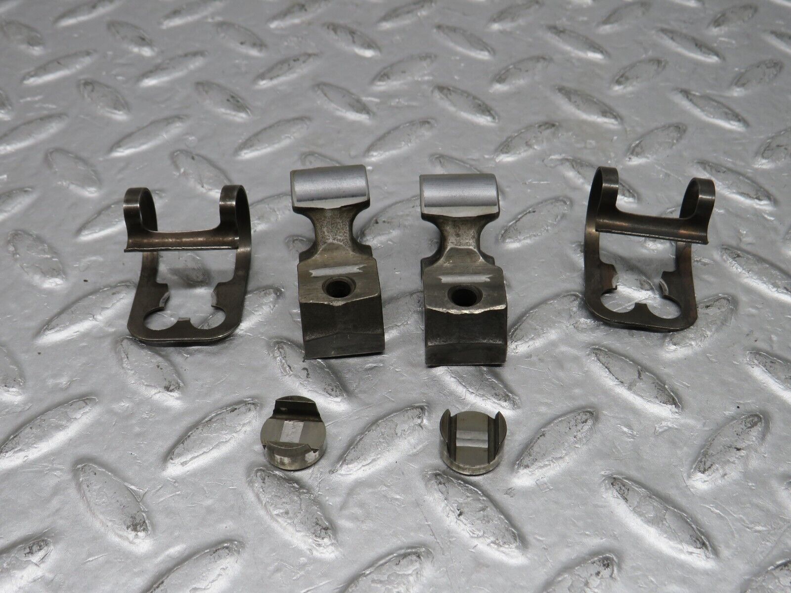 37620 Mercedes-Benz W109 300SEL Valve Rocker Arm With Spring & Tappet