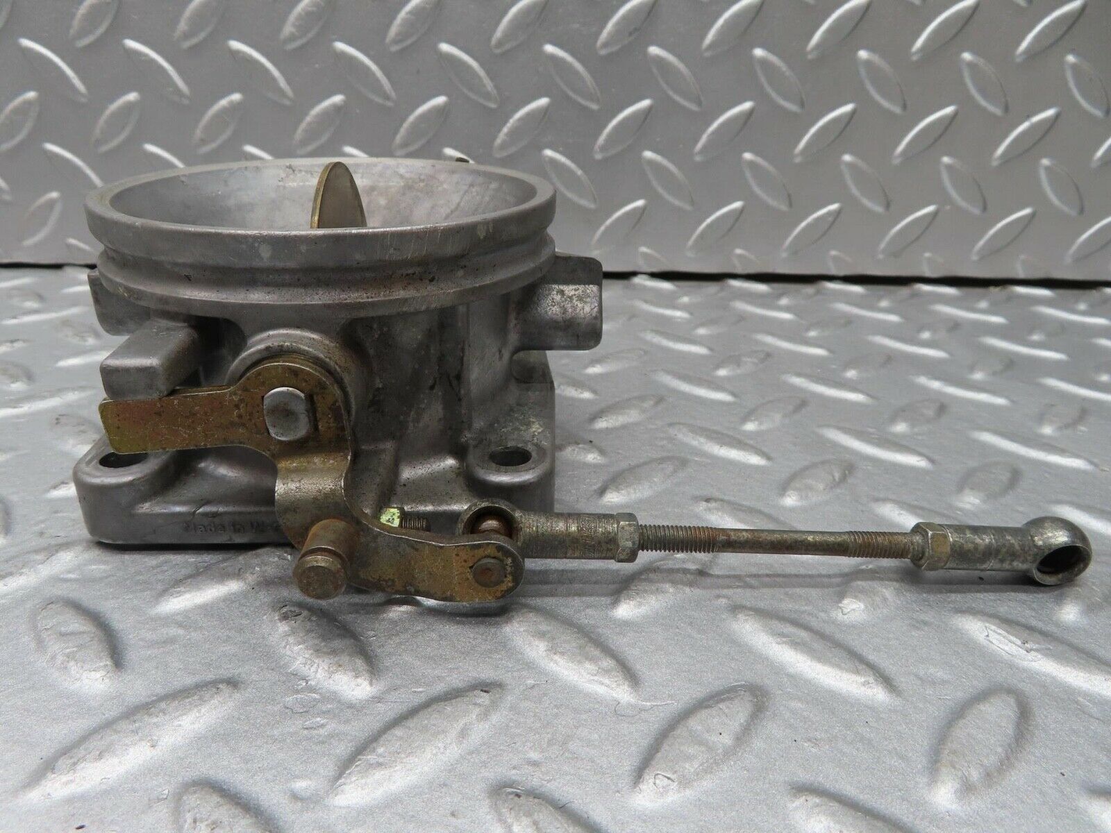 16723 Mercedes-Benz C107 380SLC Throttle Body Valve