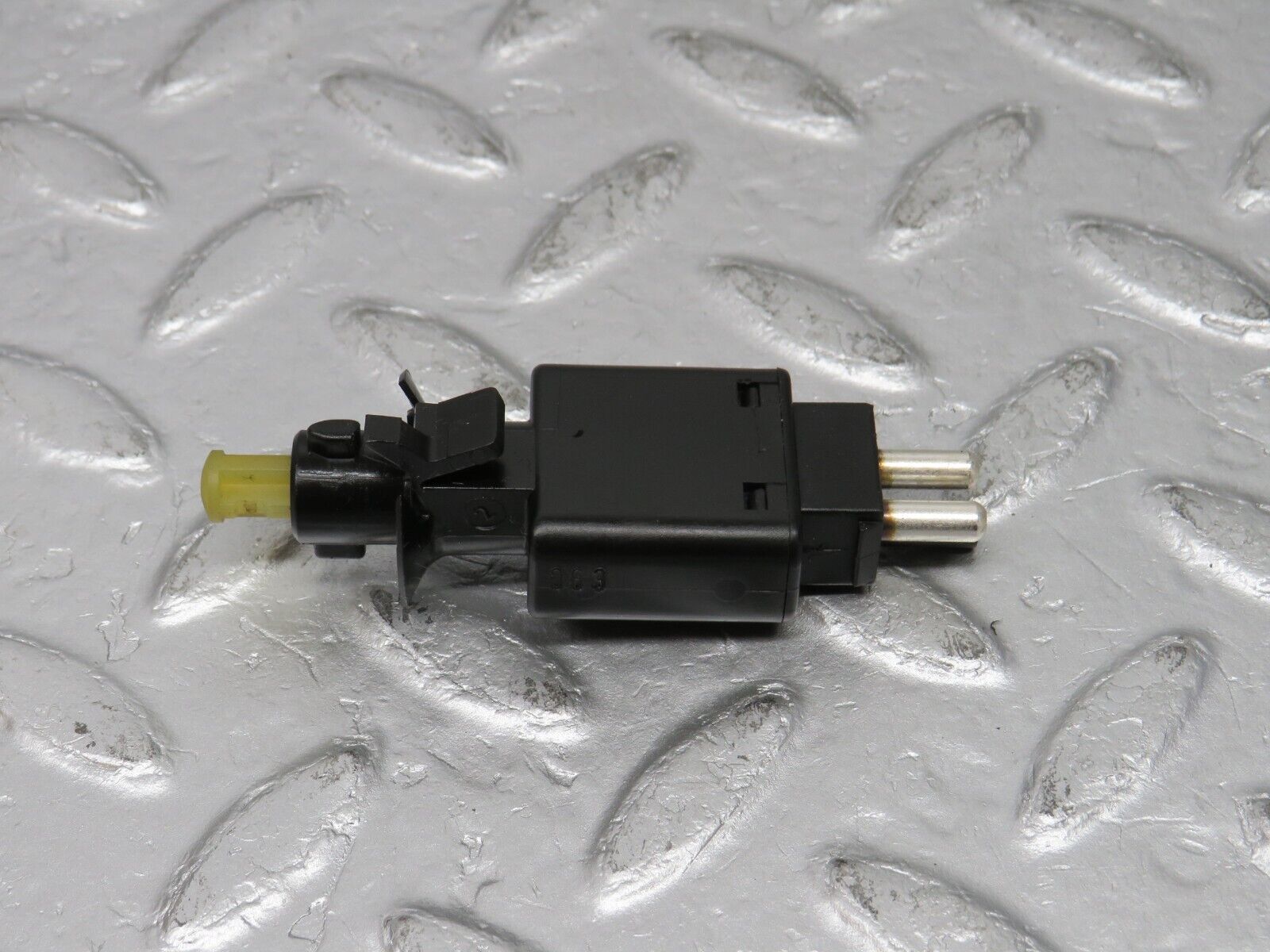 38846 Mercedes-Benz W201 190E 2.6L Brake Light Switch 0005457709