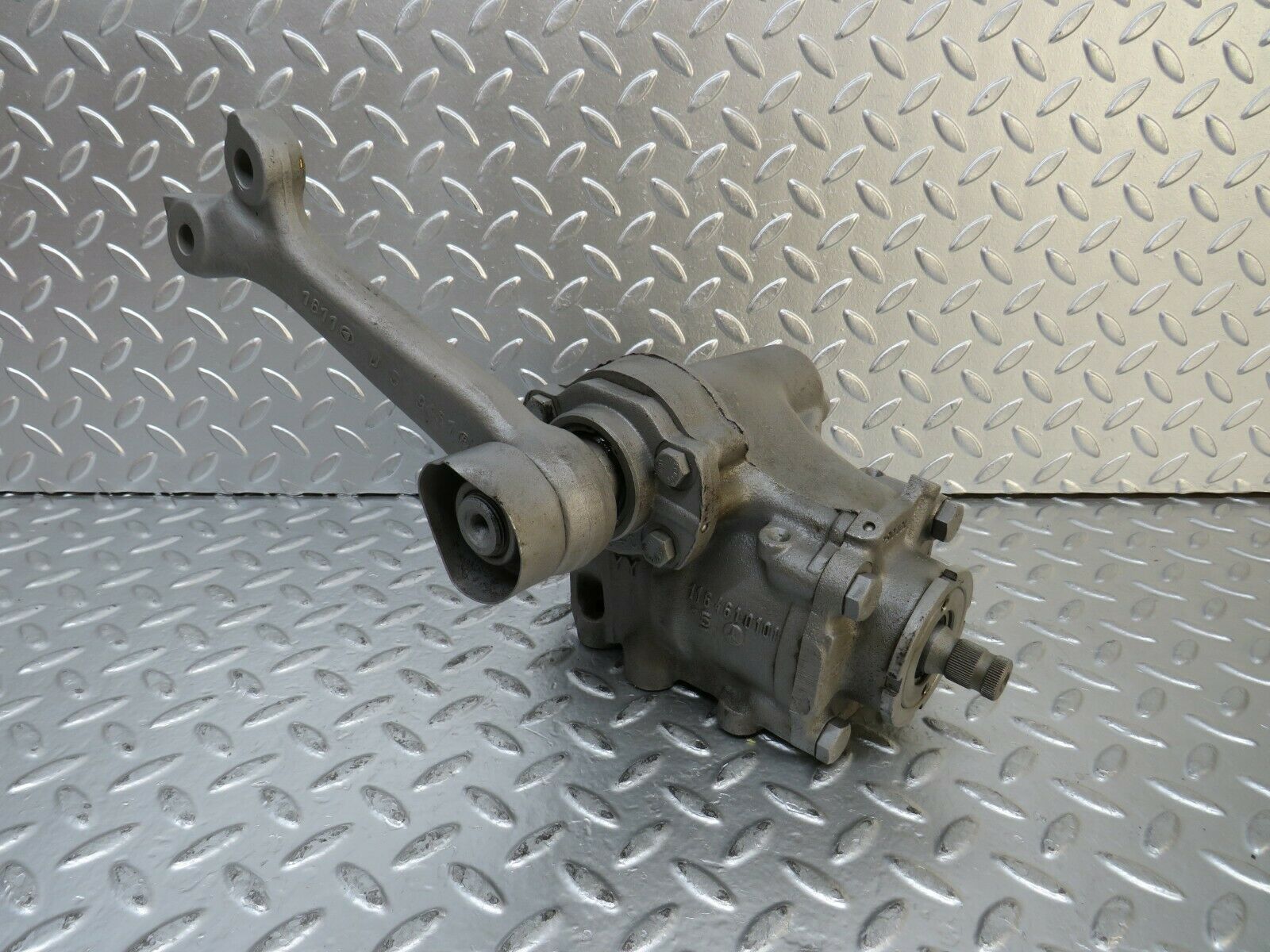 23383 Mercedes-Benz W116 350SE Steering Box Steering Rack RHD 1164610101