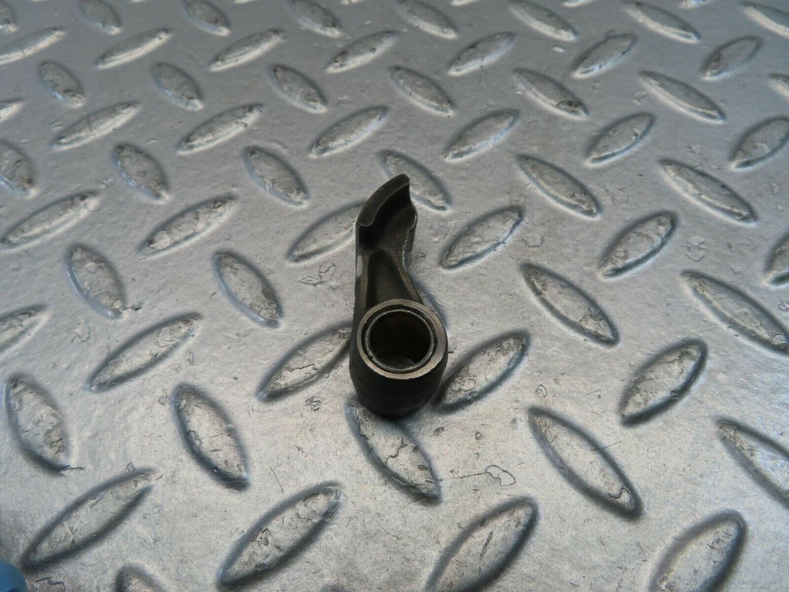 10979 Mercedes-Benz W115 220D Rocker Arm