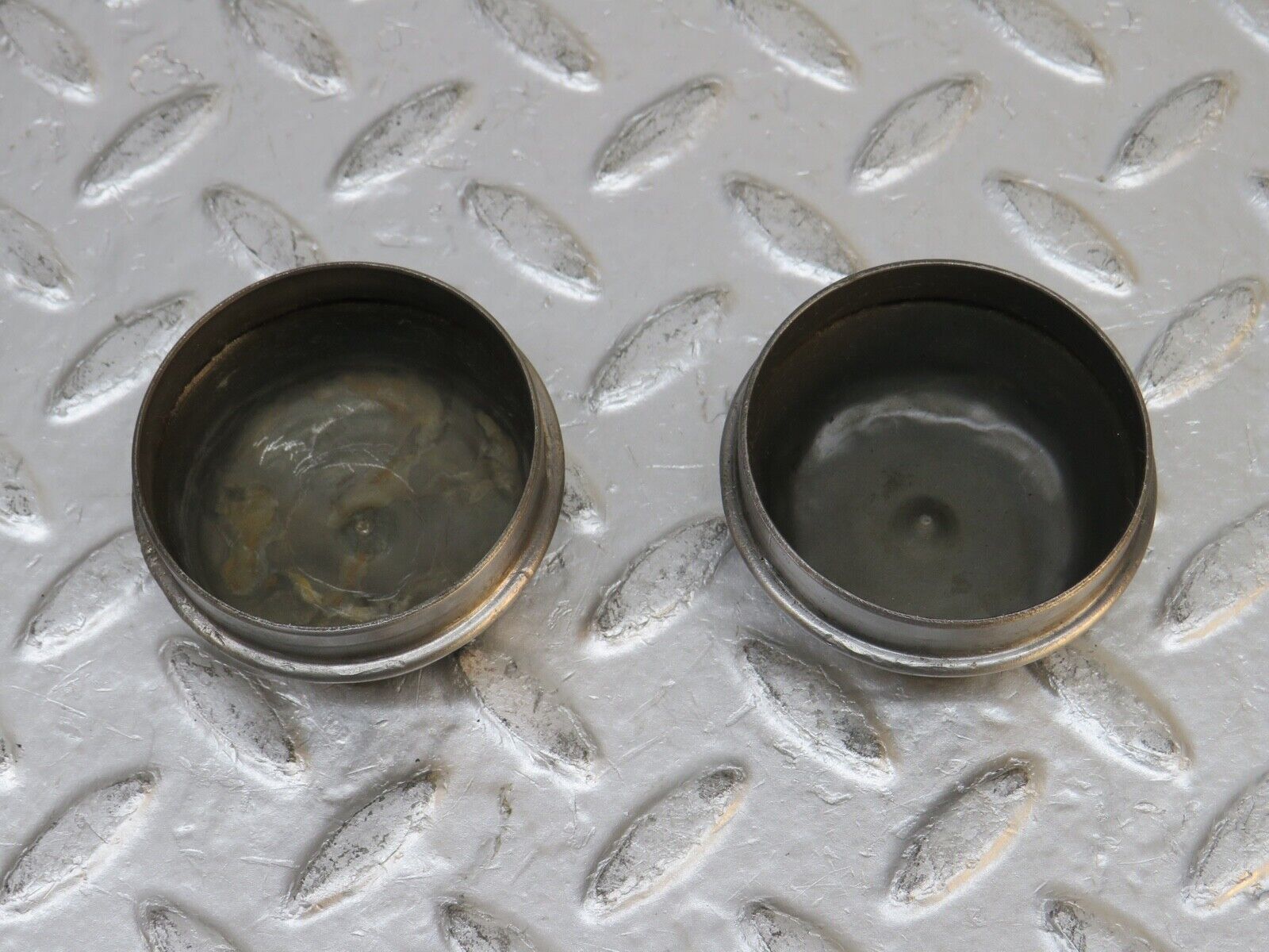 0407 Mercedes-Benz W108 280SE Wheel Hub Locking Cap