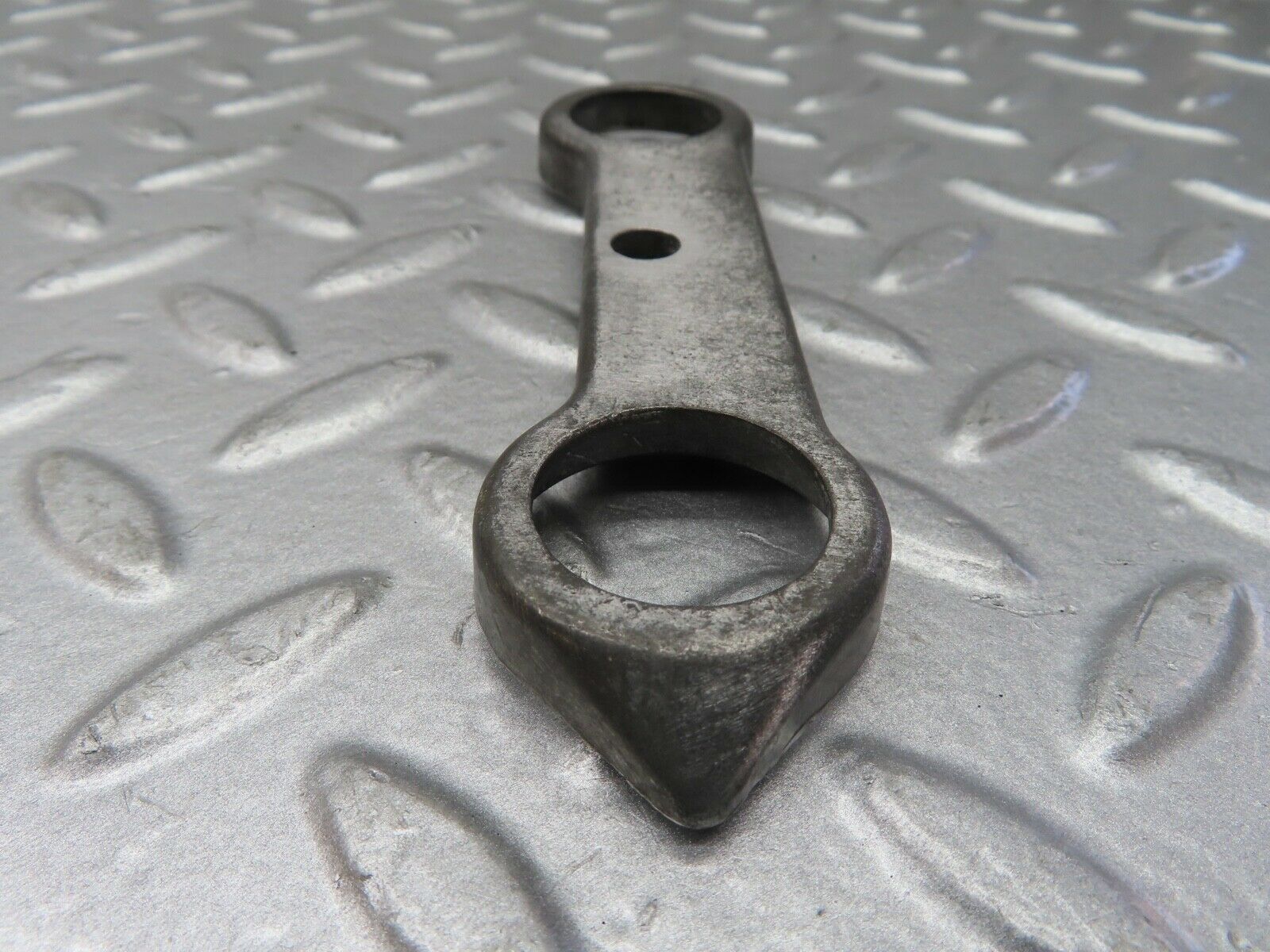 20364 Mercedes-Benz W114 280CE Coupe Fuel Injector Bracket 1300780341