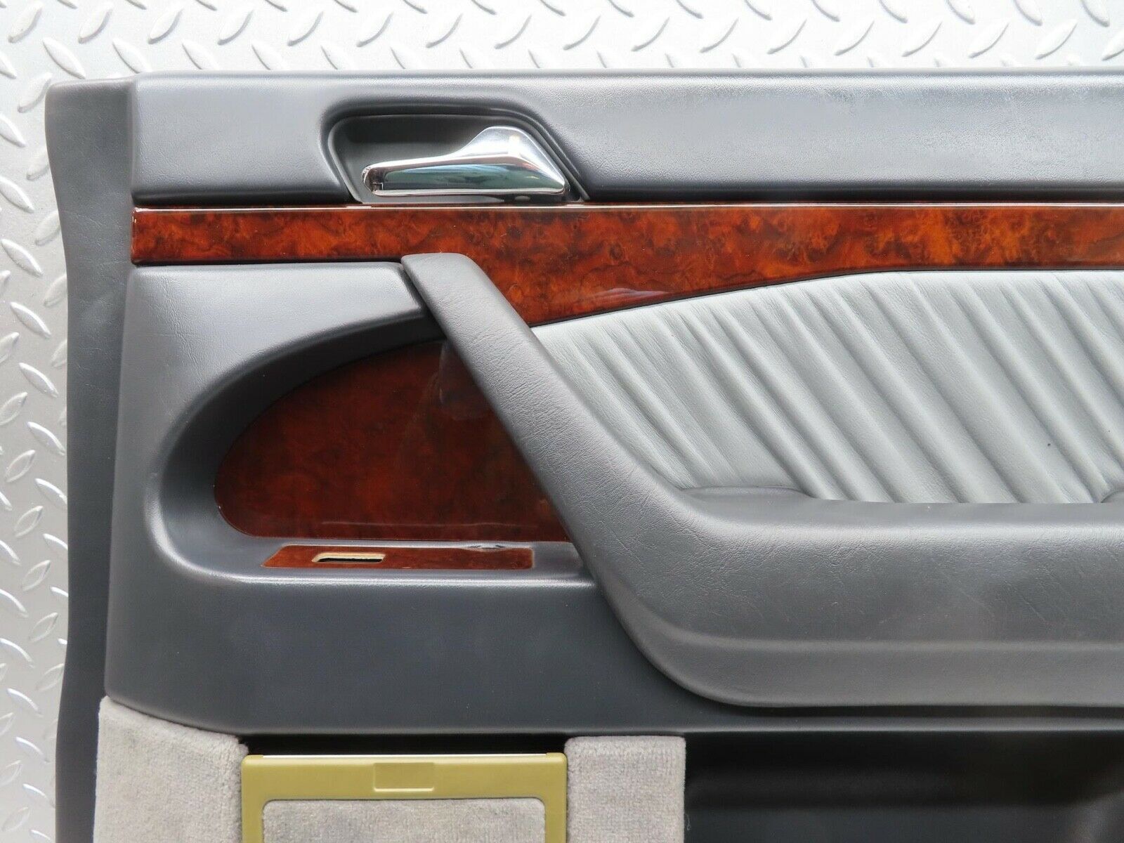 15107 Mercedes-Benz W140 S320 Rear Right Door Card