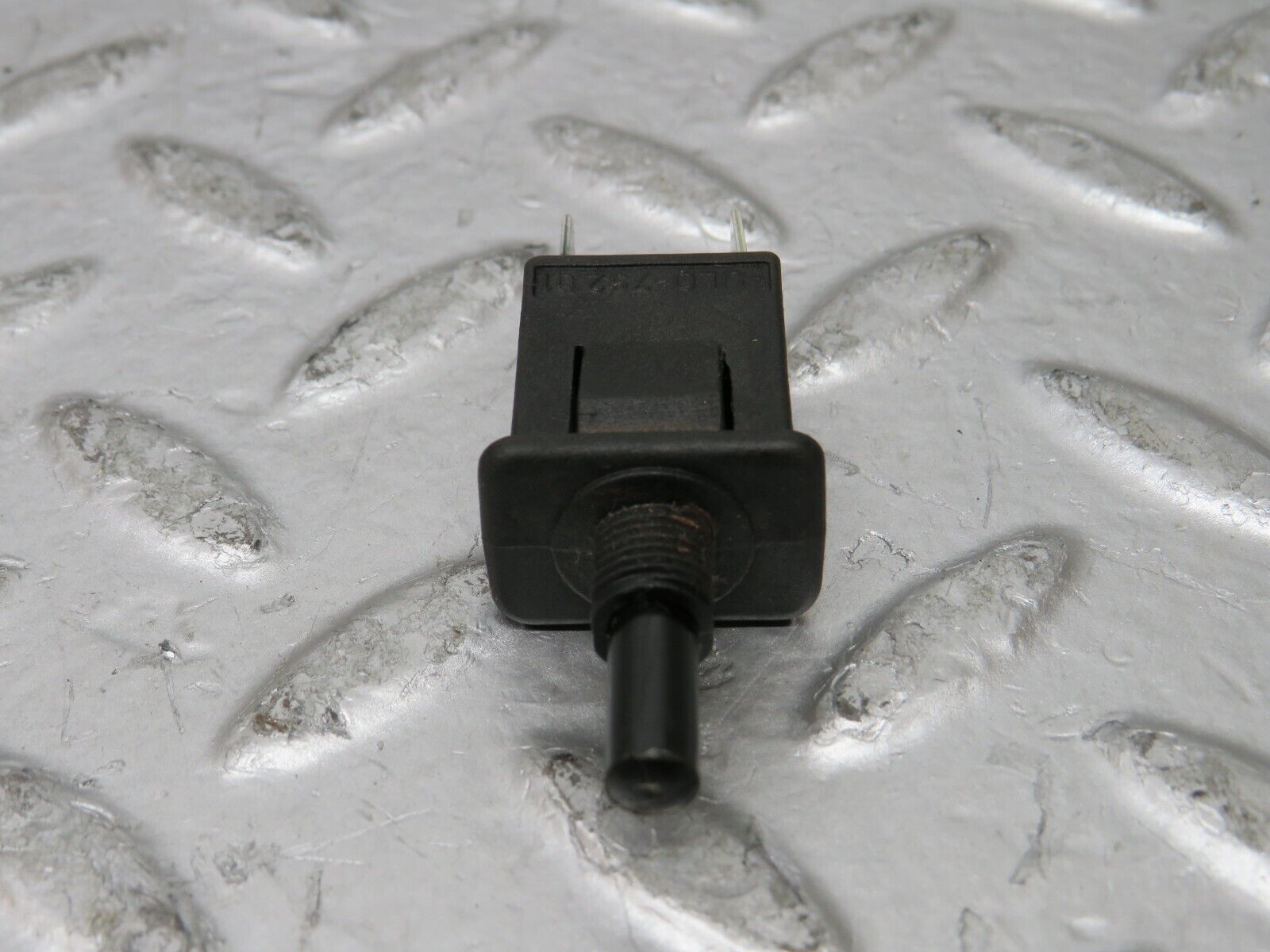 26206 Mercedes-Benz W116 450SE Door Contact Switch 0008212852