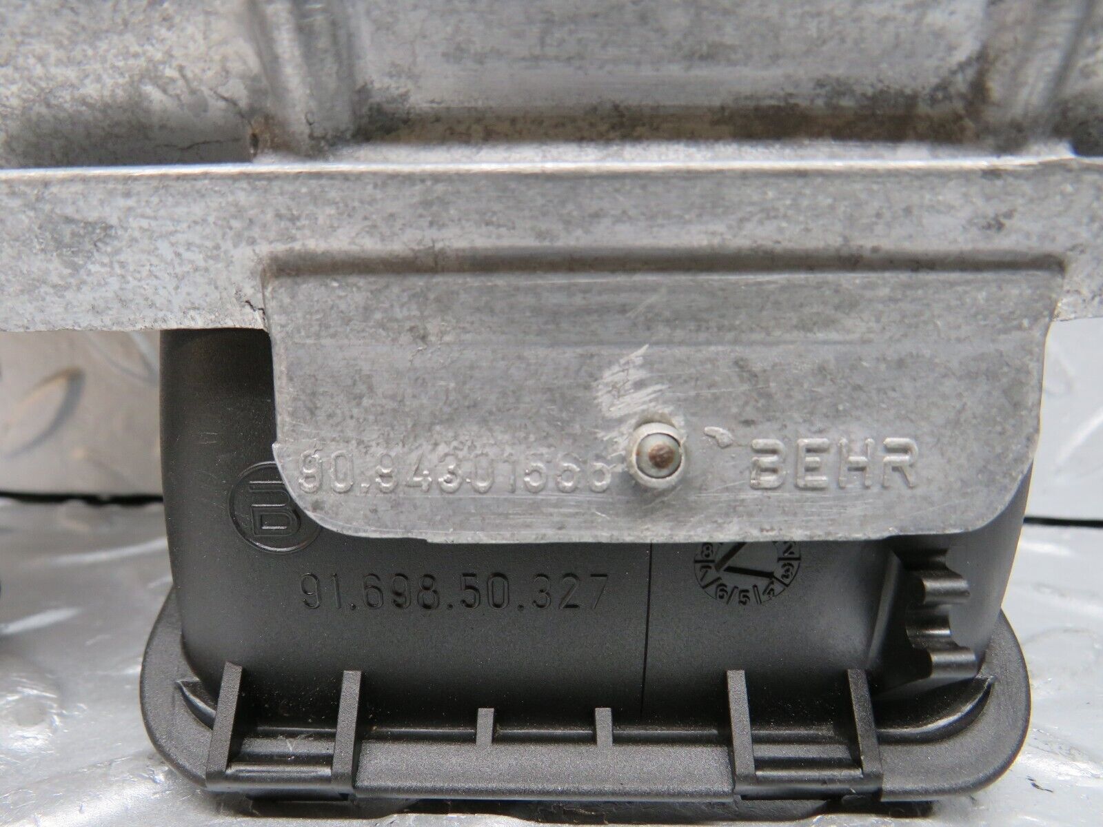 38658 Mercedes-Benz R129 280SL Coupe Heater Blower Resistor & Cover 1298300508 90.94301566